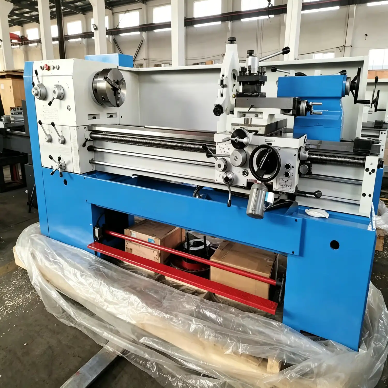 CD6250C Precision Manual Lathe | Ø80mm Extra-Large Spindle Bore | 1500mm Distance Between Centers | High-Torque Conventional Lathe