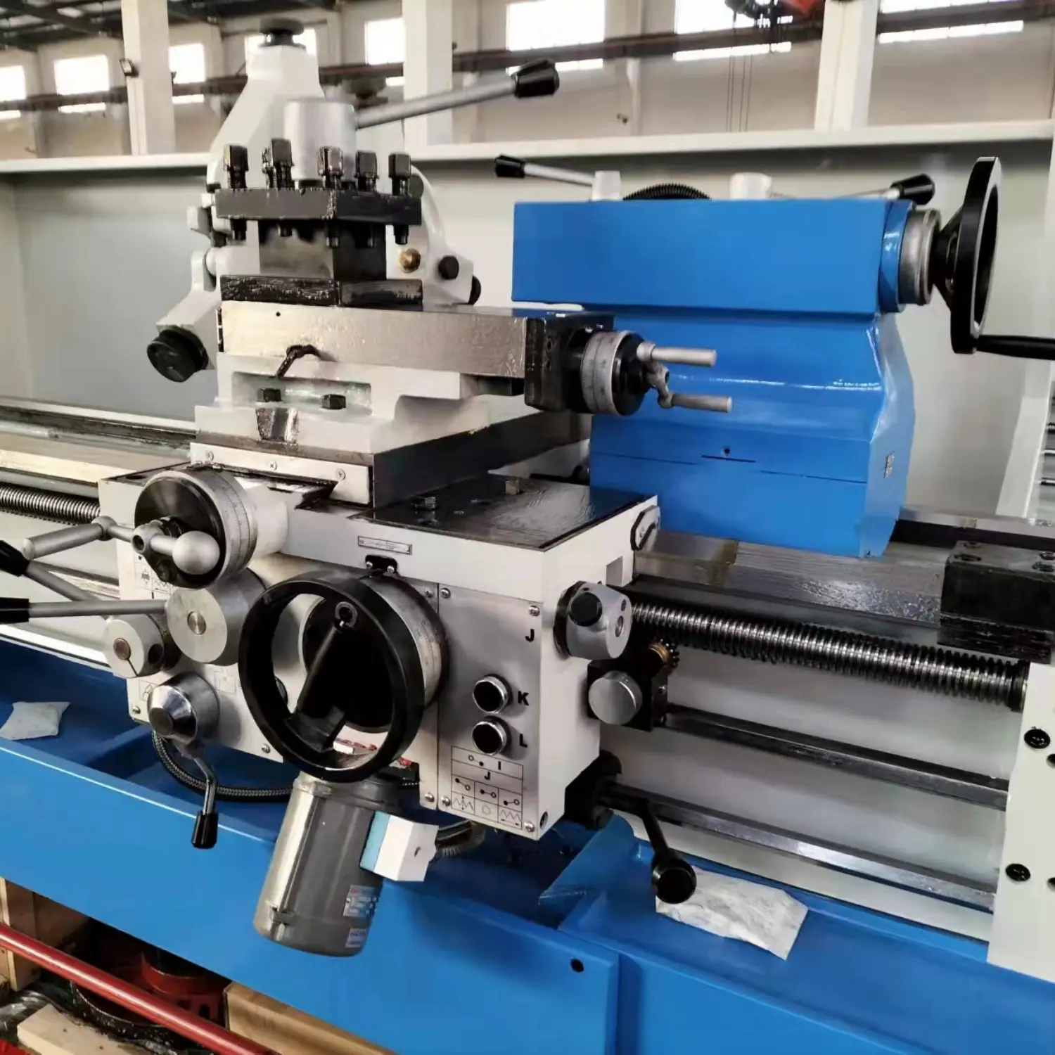 CD6250C Precision Manual Lathe | Ø80mm Extra-Large Spindle Bore | 1500mm Distance Between Centers | High-Torque Conventional Lathe
