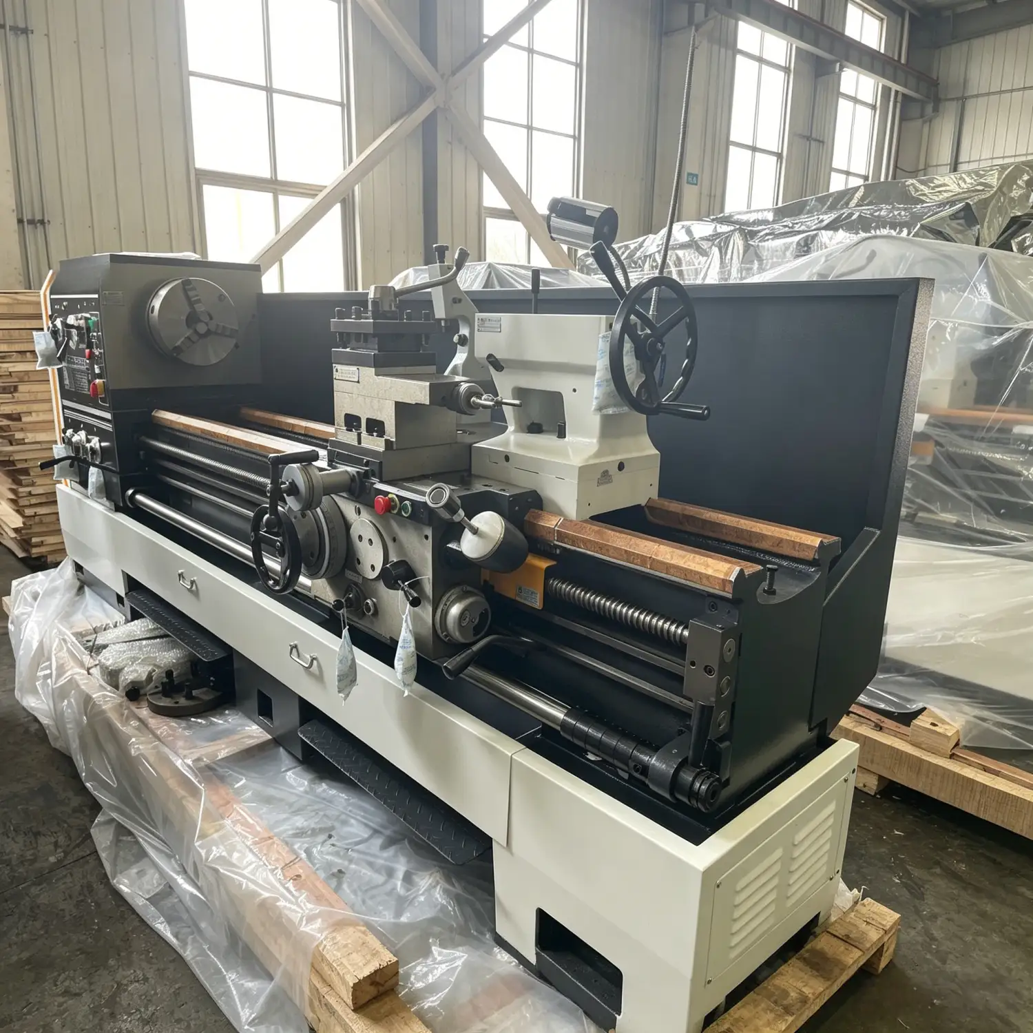 CS6266C Heavy-Duty Manual Lathe | Ø105mm Oversized Spindle Bore | 7.5kW High-Torque Industrial Conventional Lathe
